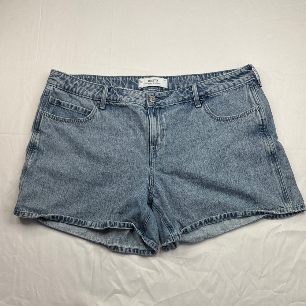 Hollister Classic Blue Denim Shorts size 18 or 34 low rise 5” baggy Jean short